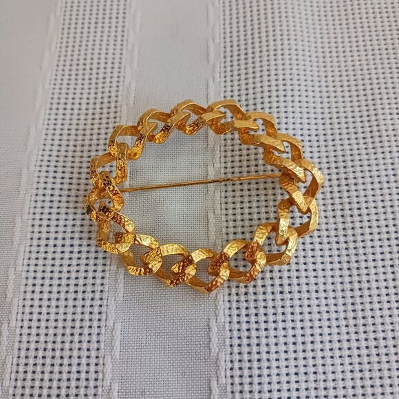 Gold Tone Necklace, Brooch and Earrings Set - Picture 7 of 10